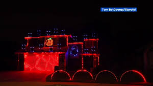 Halloween party string lights come with 100 orange lights on a 25.5 foot black wire and have a 24 foot total lighted length. California Man Turns Home Into Dazzling Halloween Light Show Choreographed To Metallica Abc11 Raleigh Durham