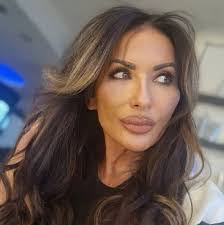 Marion Fitzgerald's Instagram, Twitter & Facebook