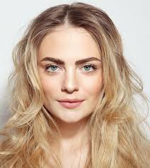 Picking the wrong shade can make your complement the red tones in your hair with a light blonde eyebrow color. Eyebrow Tinting At Home 5 Best Diys For Eyebrow Coloring