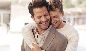 Jeremiah Brent And Fiance Nate Berkus Star In New Banana Republic Ad Daily Mail Online