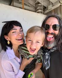 Alex Goode (@jackpoticorn) • Instagram photos and videos