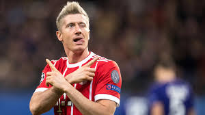 Born 21 august 1988) is a polish professional footballer who plays as a striker for bundesliga club bayern munich and is the. Robert Lewandowski Schiebt Verletzungen Beim Fc Bayern Munchen Auf Carlo Ancelotti Stern De