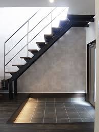 柔らかな光に包まれるモノトーンの空間 戸建リノベーション事例 リノベりす ハウスデザイン 玄関 デザイン 玄関 モノトーン