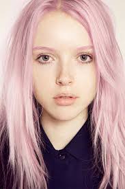 New Hair Color Trend 14 Colorful Eyebrows You Have To See Capelli Lavanda Capelli Lilla Acconciature Grunge