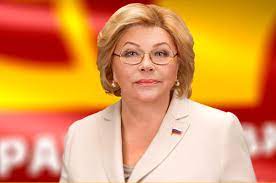 She is an actress, known for a zori zdes tikhie (1972), belaya doroga (1975) and bezottsovshchina (1977). Elena Drapeko Otmechaet Yubilej Parlamentskaya Gazeta