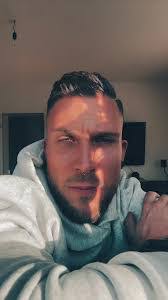 Dennis Ko's Instagram, Twitter & Facebook