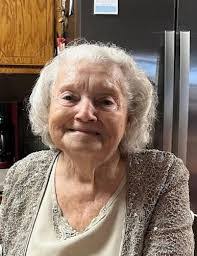 Annie Lynn's Instagram, Twitter & Facebook