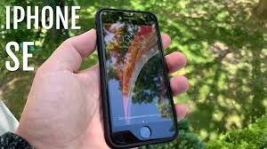 Zudem ist diese iphone se schutzhülle meist sehr dünn. Iphone Se 2020 Meine Beste Kombo Aus Hulle Panzerglas Youtube
