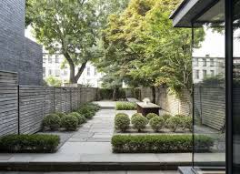 Whether you want to learn how to build garden border fences or you need to know what the best plants are for a window box, there's a great idea here for you. 10 Garden Ideas To Steal From Chinese Feng Shui Masters Gardenista