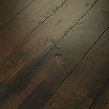 Δάπεδο laminate της krono original από την σειρά vintage narrow, ιδανικό για κατοικίες και μέτρια εμπορική χρήση. Melrose Hickory 3 4 Thick X 5 Wide X 73 Length Engineered Hardwood Flooring Hickory Flooring Flooring Hardwood Floors