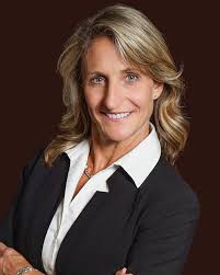 Renee Labeau's Instagram, Twitter & Facebook