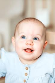 I just moved to the area with my husband and our baby. I'd love to get  connected with other moms or families around here. Do you happen to have  any groups, playdates,