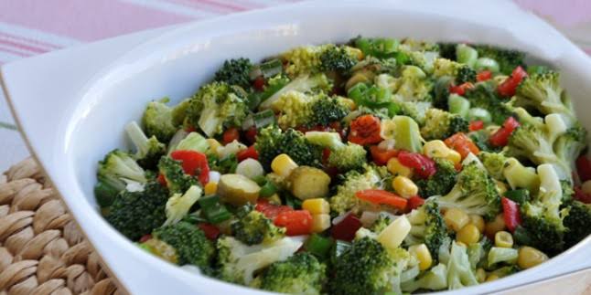 Brokoli salatas