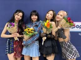 Prettiest member (in my opinion) : Real Names Of Blackpink Members Rose Jennie Lisa Jisoo