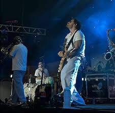 🗣️Mau y Ricky cierran con broche de oro los festejos del "Flash Night Run"  en #Culiacán ante miles de culiacanenses en el Parque Acuático👇🏻