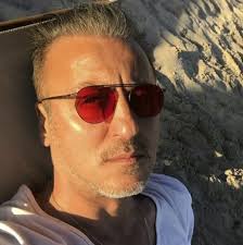 Bölümünden yeni bir tanıtım daha yayınlandı. Menajerimi Ara Dizisiyle Ekranlara Donen Baris Falay Hakkinda Bilmeniz Gerekenler Hepsi Haber