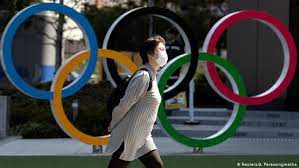 Earlier, the japanese flag had entered carried by athletes, but also by healthcare workers, after which a moment of silence was held to remember those lost. Japan S Olympic Host Towns See Big Plans Wrecked By Coronavirus Asia An In Depth Look At News From Across The Continent Dw 30 04 2021