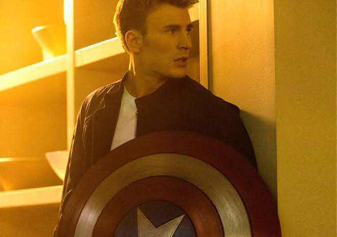 Review: Marvel's 'Captain America: The Winter Soldier' Starring Chris  Evans, Scarlett Johansson & Robert Redford