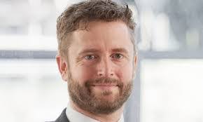 Eric Hiller's Instagram, Twitter & Facebook