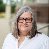 Lara Ramsey's Instagram, Twitter & Facebook