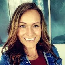 Amy Manis's Instagram, Twitter & Facebook