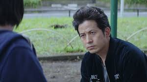 一方、鈴木はクロから情報を得て逃亡を画策していた井崎のもとへ。 〈井崎を処分する鈴木 ザ・ファブル 13巻(c)講談社／南勝久〉 「逃げグセは後々目障りになる―」 そう言って鈴木は井崎を射殺し、ヒナコから預かったアキラ宛の手紙を K Pl6aossohjm