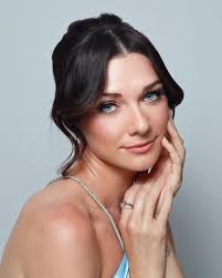 Short film “Comfort” by Hamish Muir can be found