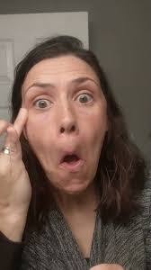 Kelly Armes's Instagram, Twitter & Facebook