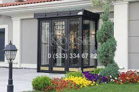 Kapı üzerine veya çatı makası üzerine dikmelerle oturtularak belirli ölçülere dikkat edilecek şekilde. Kapi Onu Ferforje Sundurma Celik Ve Ahsap Modelleri