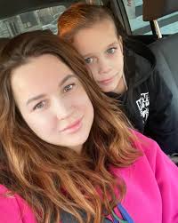 Room for rent in shared apartment in Northwood, Dublin 9. The apartment is  in a recently built apartment complex. The room is for a single female. The  apartment is shared with two