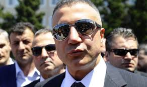Sözkonusu konuşma, sedat peker'in sosyal medya hesaplarından paylaşılan derin devletçiler bana aynısını yapıyorlar. Sedat Peker E Yakin Popcular