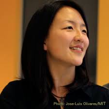 Lisa Schut (@miouantoinette)