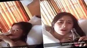 Cewek cantik lagi buka bukaan~bigo live. Video Prilly Latuconsina Berbikini Tidur Bareng Cowok Sambil Minum Minum Low 360p Video Dailymotion