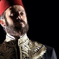 كذلك تسبب ظهور اسم الفنانة نادين نجيم في التعليقات، في اعتقاد الجمهور أن قصي خضع لهذه العملية بعد تأثيرها عليه؛ حيث أنها خضعت لنفس العملية التجميلية؛ مما عرضها للعديد. Numr1t Nhazltm