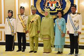 If you want all the names of the sultans, i doubt someone could answer it here. Sultan Abdullah Installed As Malaysia S 16th King Klse Screener