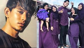Aplikasi ini mengandungi lirik lagu, chord gitar bayang dari khai bahar dan kunci asas gitar untuk pemula yang baru belajar gitar aplikasi ringan tidak memakan memori usap skrin untuk menuju halaman selanjutnya rate 5 star please enjoy. Mari Lihat Biodata Khai Bahar Penyanyi Yang Popular Dengan Lagu Bayang