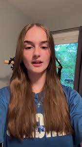 Erin Winslow's Instagram, Twitter & Facebook