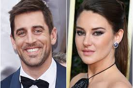 Latest on qb aaron rodgers including news, stats, videos, highlights and more on nfl.com. Is Aaron Rodgers Engaged To Shailene Woodley The Quarterback Thanks Fiancee In Mvp Acceptance Speech Glamour