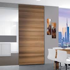 Surface vitrée optimale grâce à la finesse des profilés aluminium. Ferrure Sisco 1800 Hidden Itar Qama Quincaillerie