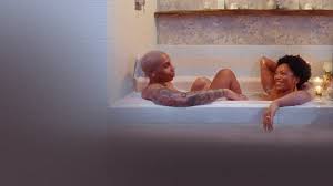 Previously, the duo won a primetime emmy award for their collaboration on the master of none season 2 episode thanksgiving. Master Of None Netflix Offizielle Webseite