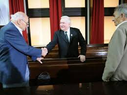 Lech wałęsa ;3 born 29 september 1943) is a polish statesman, dissident, and nobel peace prize laureate, who served as the first democratically elected president of poland from 1990 to 1995. Walesa Trudno Rozliczyc Winnych Grudnia 1970 R Dzieje Pl Historia Polski