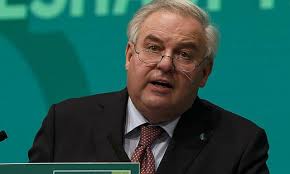 Hermann schützenhöfer und bürgermeister siegfried nagl den ministerpräsidenten des freistaates bayern horst seehofer und den bundesminister für europa, integration und äußeres sebastian kurz. Landeshauptmann Schutzenhofer Zur Pflege Das War Eine Husch Pfusch Aktion Kleinezeitung At