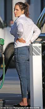 Prince Harry S Father Figure Pal David Foster And Wife Katharine Mcphee Visit Montecito Daily Mail Online