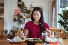 Dan apa makanan berprotein tinggi terbaik yang kamu butuhkan untuk mencukupi kebutuhanmu? Mitos Atau Fakta Makan Protein Berlebihan Bisa Buat Gemuk