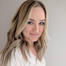 Emily Schenck's Instagram, Twitter & Facebook