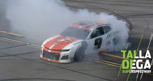 If done correctly, this will move you and the car ahead of you up through the pack. Chase Elliott Burns It Down After Dramatic Talladega Win Nascar En Espanol
