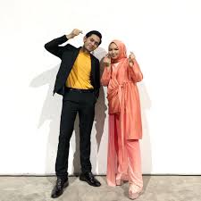 Buang persepsi malu dan istilah perigi cari timba, gadis ini berkongsi bagaimana dia meluahkan hasratnya berkenalan dengan seorang jejaka yang akhirnya menjadi tunangan dia sekarang. Tiada Istilah Perigi Cari Timba Khai Bahar Terima Lamaran Aina Abdul