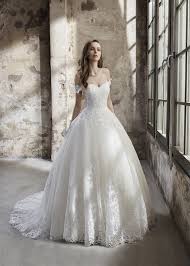 Organiser un mariage peut être une aventure très enrichissante et excitante mais il faut s'attendre aussi à quelques couacs la mariée (mais aussi le marié) accordera une grande importance à sa tenue. Decouvrez Les Collections 2020 De La Boutique A L Infini Mariage