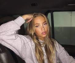 Emma ellingsen plays quot name that 90 39 s thing quot. 31k Likes 397 Comments Emma Ellingsen Emmaellingsenn Cute766