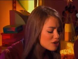 Casi Angeles Con Musica Triste